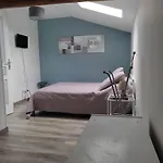 De La Petite Fosse Aux Loups *